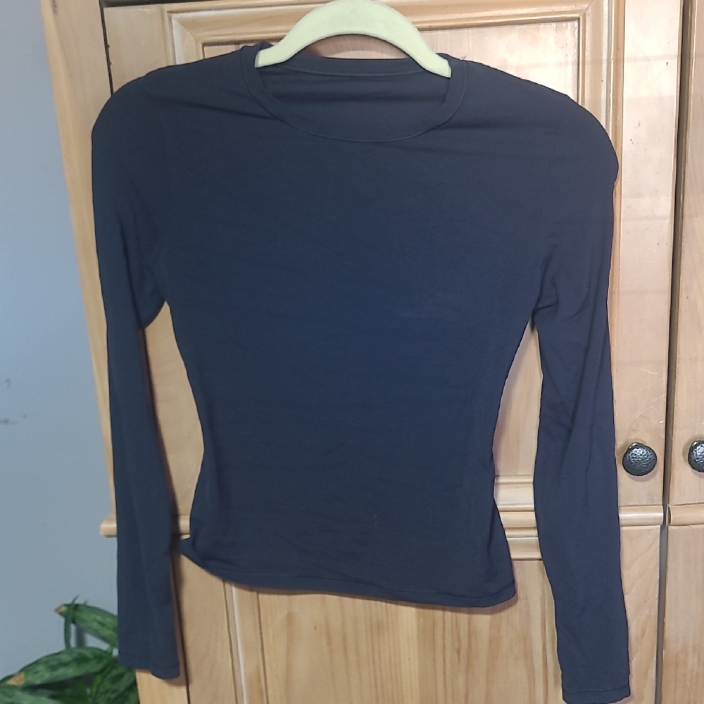 CRZ YOGA Elegant Black Long Sleeve Tee